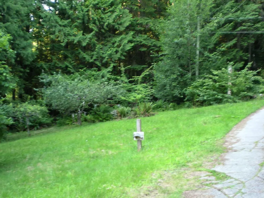 Davis Brook Retreat Bed & Breakfast Sechelt