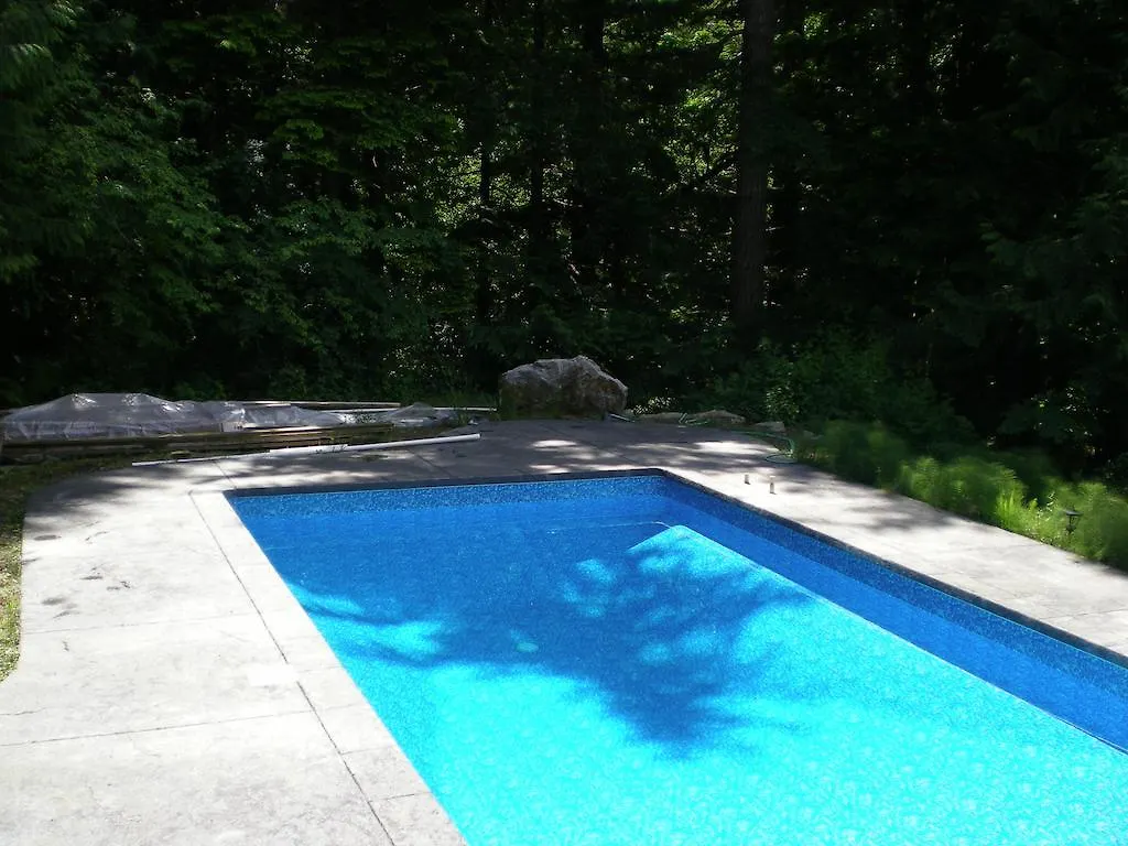 Davis Brook Retreat Bed & Breakfast Sechelt